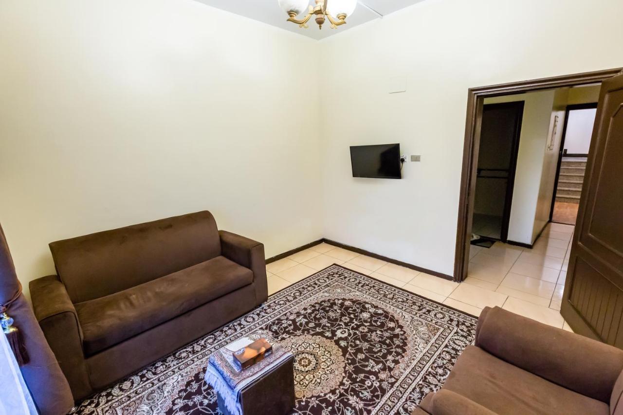 Al Eairy Furnished Apartments- Jeddah 1 Екстер'єр фото